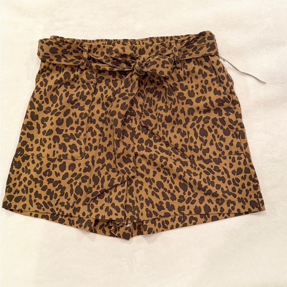 Size Small Women’s A New Day Brown Leopard Print High Waist Shorts with pockets